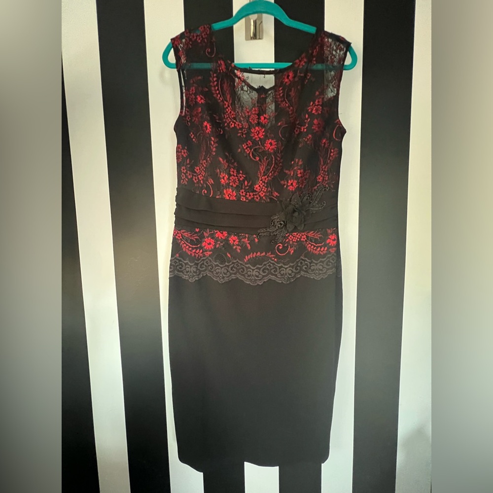 Black & Red Embroidered Floral Lace Party Cocktail Evening Sheath Dress